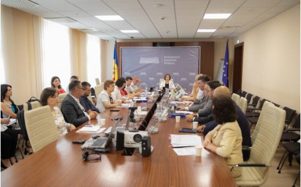 Comisia de control al finanțelor publice a audiat raportul privind utilizarea mijloacelor financiare în cadrul Proiectului „Livada Moldovei” 6 comisia de control al finantelor