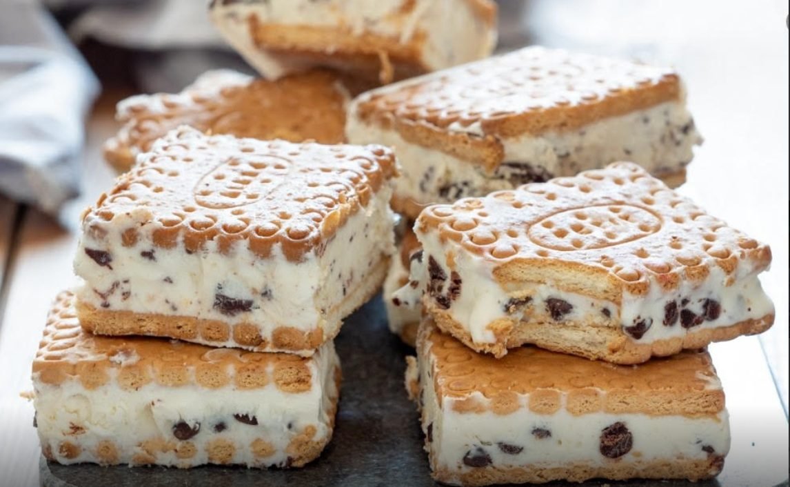Înghețată de casă cu biscuiți - Rețetă simplă și delicioasă