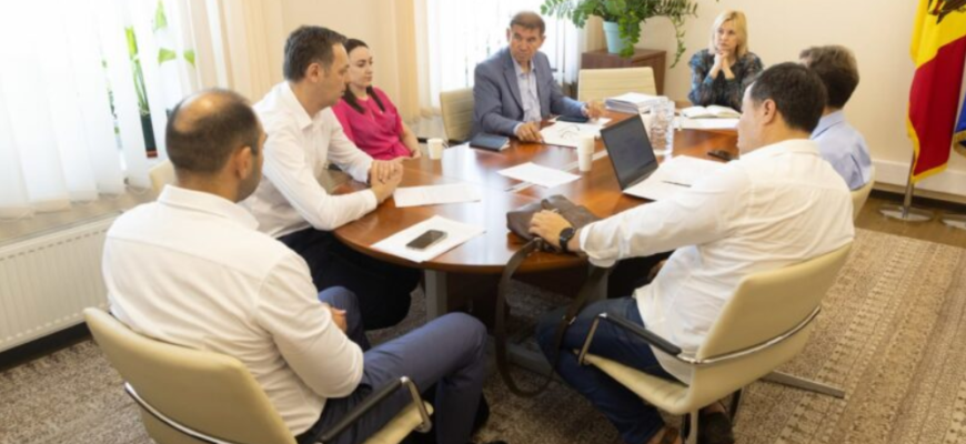 membrii comisiei politica externa