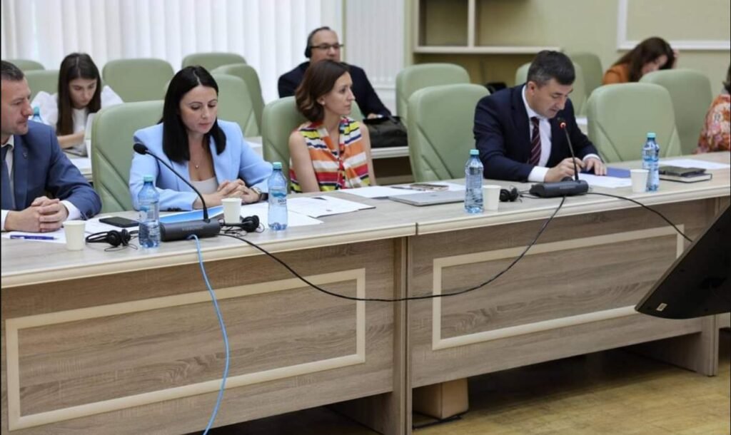 Membrii Grupului de lucru nr. 1 – pentru Justiție, Anticorupție și Securitate al Platformei de Parteneriat pentru Moldova, în ședință 1 Membrii Grupului de lucru nr. 1 – pentru Justiție, Anticorupție și Securitate al Platformei de Parteneriat pentru Moldova, în ședință