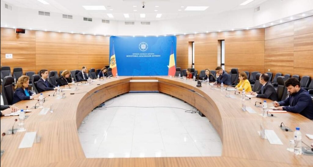 Mihai Popșoi a primit-o în vizită pe șefa Externelor din România, Luminița Odobescu 1 Mihai Popșoi a primit-o în vizită pe șefa Externelor din România, Luminița Odobescu