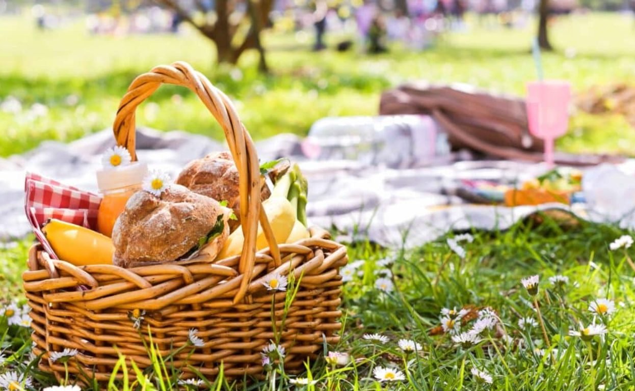 Activități de weekend - ce să pui în coșul pentru picnic