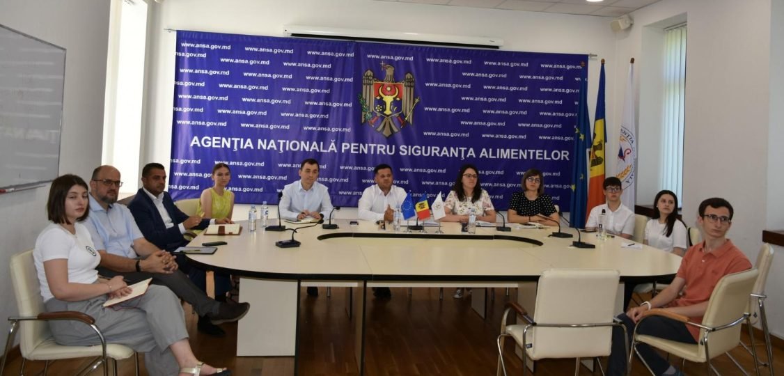 Vizita stagiarilor la ANSA – un pas important în formarea viitorilor specialiști în domeniul siguranței alimentare