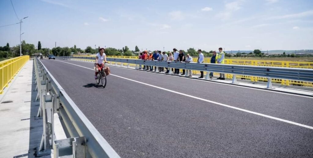Pe podul de la Basarabeasca a fost redeschisă circulația rutieră 1 Pe podul de la Basarabeasca a fost redeschisă circulația rutieră