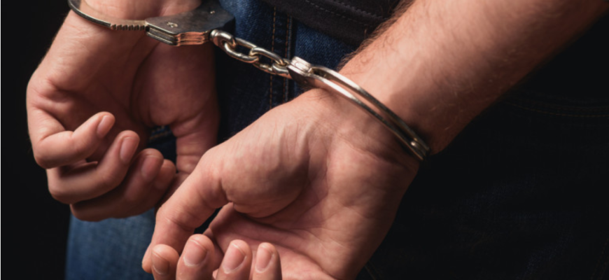 VIDEO// Poliția anunță reținerea unui bărbat de 37 de ani din raionul Florești, suspectat de circulație ilegală a drogurilor 1 retinut