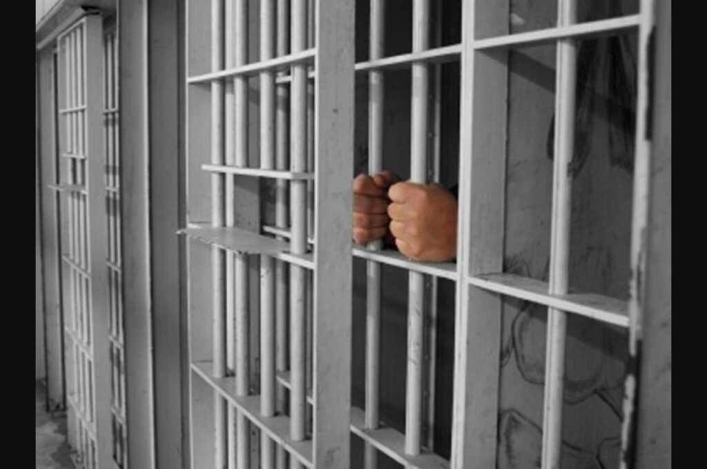 VIDEO// A furat o mașină de peste jumătate de milion de lei. Un tânăr de 18 ani riscă 4 ani de pușcărie