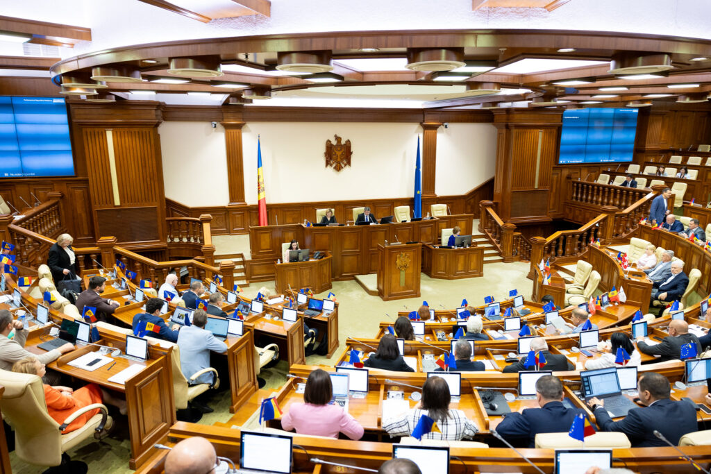 Modificări legislative pentru asigurarea aplicării eficiente a regulilor urbanistice 1 sedinta parlamentului 1 1