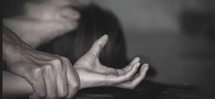 si ar fi violat fiica