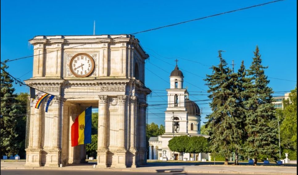 Excursie europeană pentru elevii din întreaga țară - circa 2500 de copii vor participa la un program de vizite în capitală