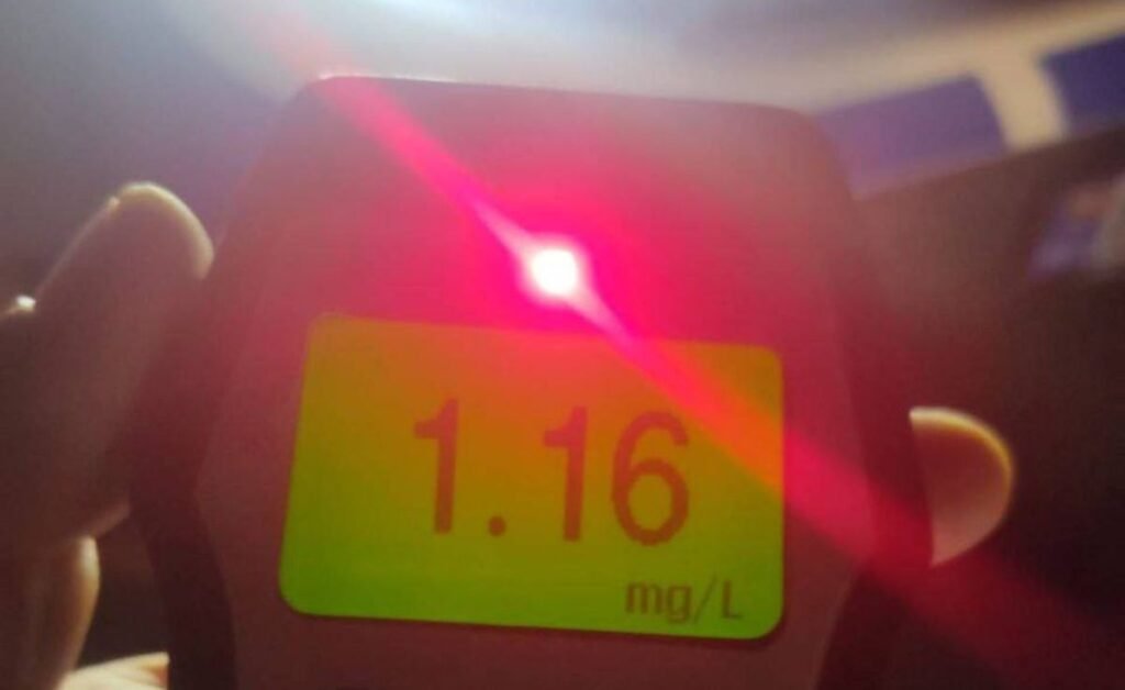 Doi bărbați sunt cercetați penal, după ce au urcat în stare de ebrietate la volan. Ce grad de alcoolemie aveau 1 Doi bărbați sunt cercetați penal, după ce au urcat în stare de ebrietate la volan. Ce grad de alcoolemie aveau