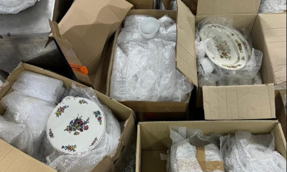 Un lot de veselă tăinuit printre bagajele neînsoțite, a fost ridicat la Vama Leușeni