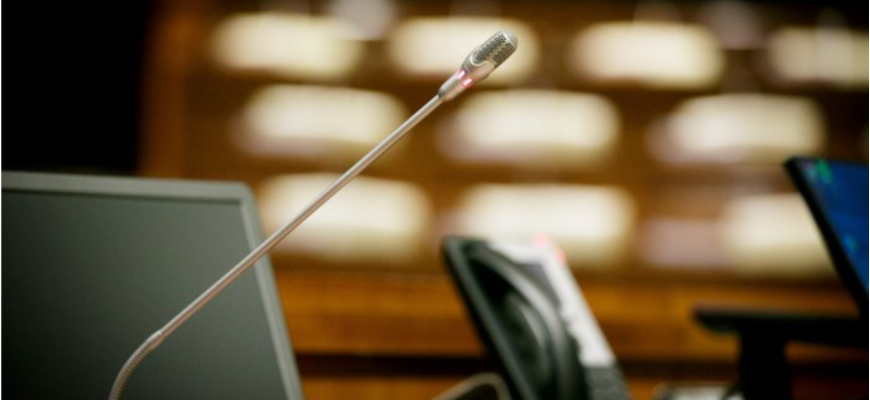 petitii in parlament