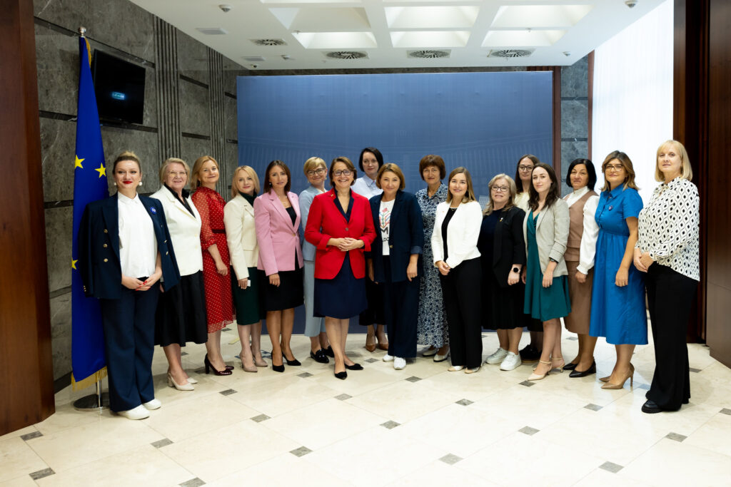 Parlamentul a găzduit o masă rotundă dedicată realizărilor și provocărilor în promovarea egalității de șanse și echității sociale 1 a gazduit o masa rotunda