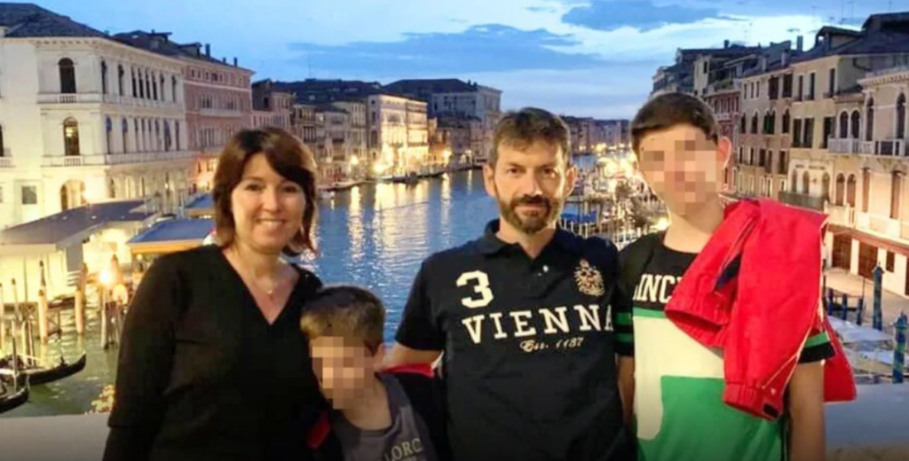 familie ucisa de fiu