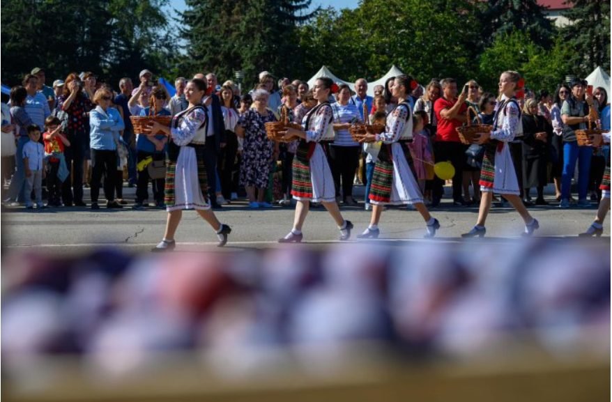 Festivalul Prunei la Nisporeni: „Sărbătoare despre și pentru oameni, care au contribuit la poziționarea Republicii Moldova printre primii 10 exportatori de prune din lume”