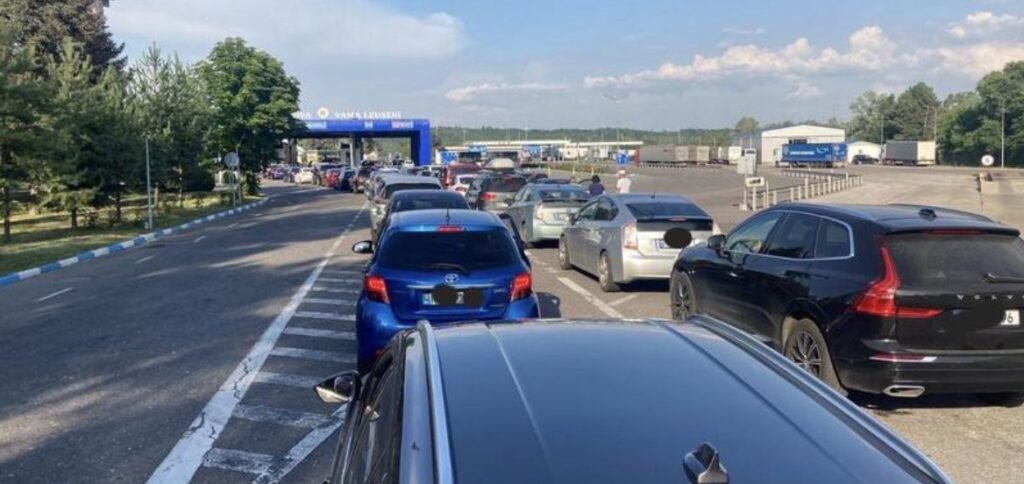 În punctele de trecere a frontierei fluxul de persoane a constituit 74 243 de traversări 1 În punctele de trecere a frontierei fluxul de persoane a constituit 74 243 de traversări
