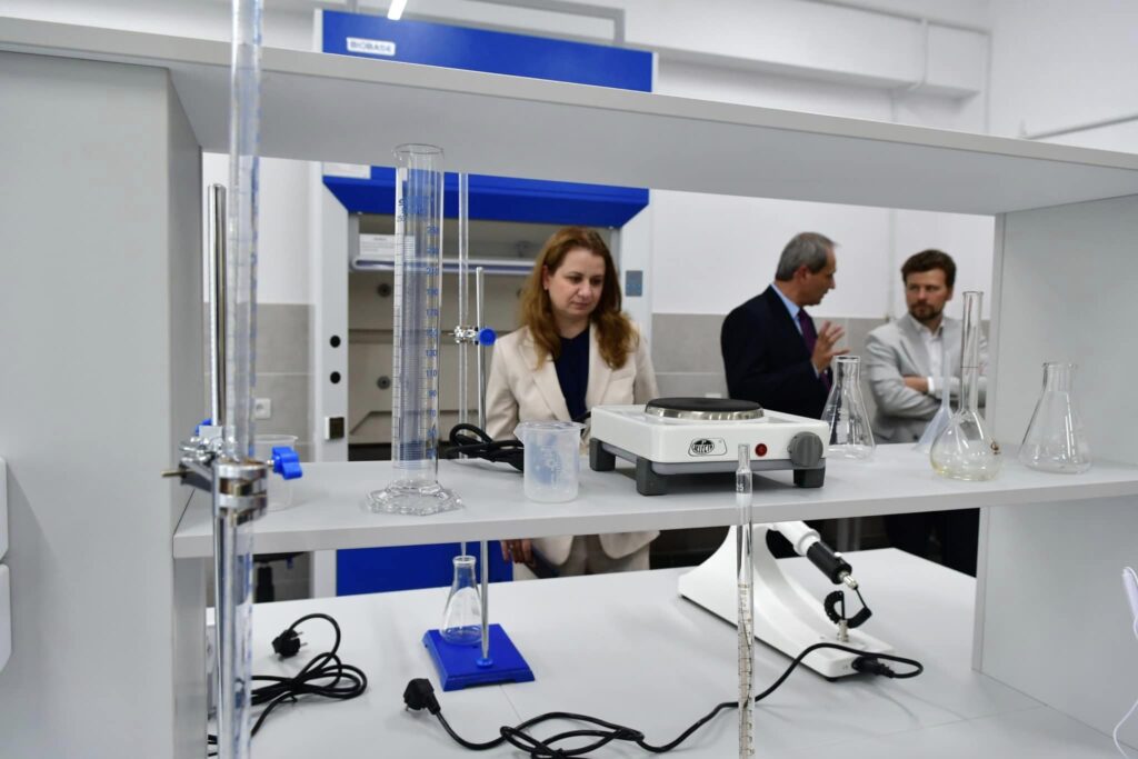 laboratoare stiintifico didactice