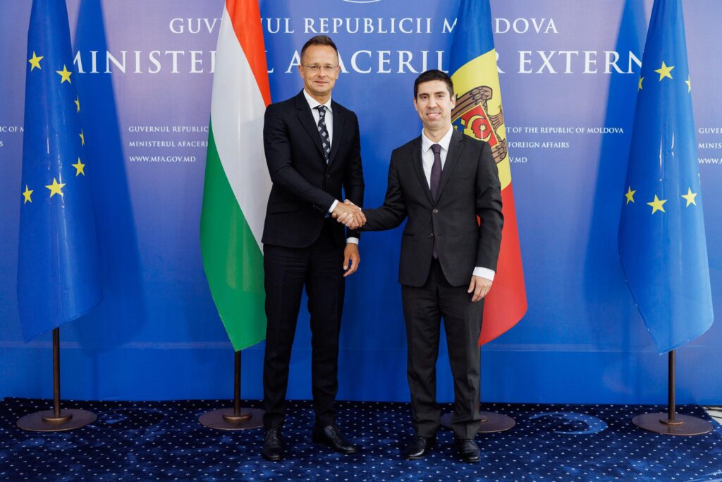 Mihai Popșoi s-a întâlnit la Chișinău cu omologul său ungar, Péter Szijjártó 1 mihai popsoi cu peter szijjarto
