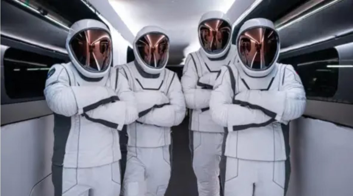 SpaceX trimite doi oameni în spațiu. Cine sunt exploratorii lui Elon Musk