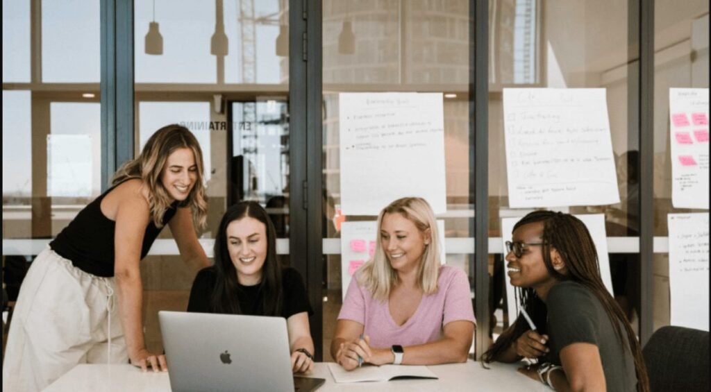 Programul „CareerUP Empowering Women” – Inițiativă menită să reducă șomajul feminin și să promoveze independența financiară a femeilor din Republica Moldova 1 Programul „CareerUP Empowering Women” – Inițiativă menită să reducă șomajul feminin și să promoveze independența financiară a femeilor din Republica Moldova