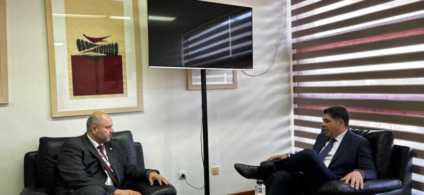 victor parlicov cu ambasadorul sua in grecia