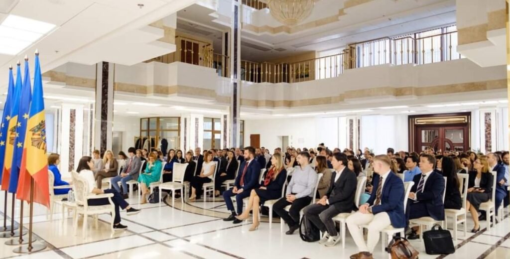 Maia Sandu a avut o întrevedere cu funcționarii publici implicați în negocierile de aderare la Uniunea Europeană