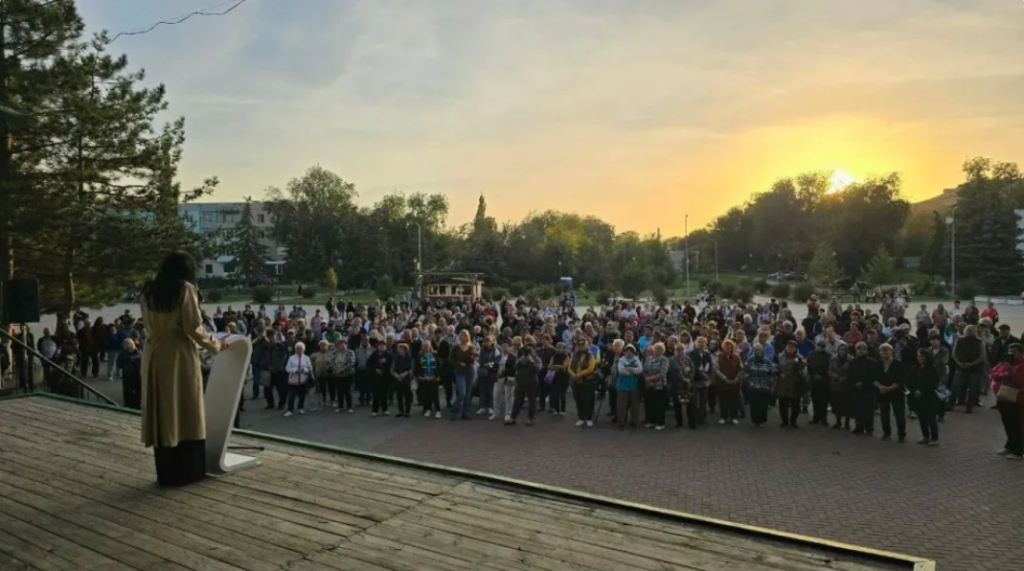 victoria furtuna sustinuta de mii de oameni