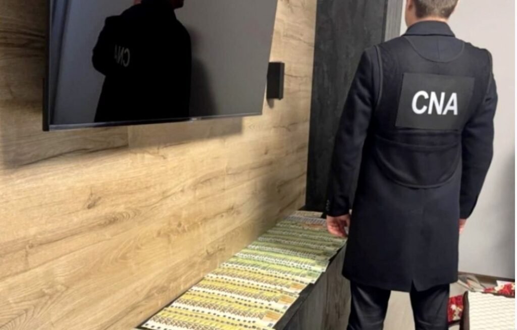 Un bărbat a fost reținut de CNA - ar fi promis traversarea frontierei moldo-române cu pașaport biometric 1 Un bărbat a fost reținut de CNA - ar fi promis traversarea frontierei moldo-române cu pașaport biometric