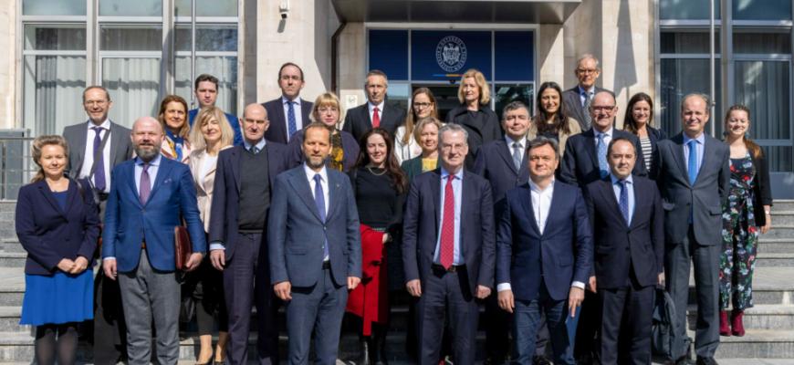 discutii cu ambasadorii