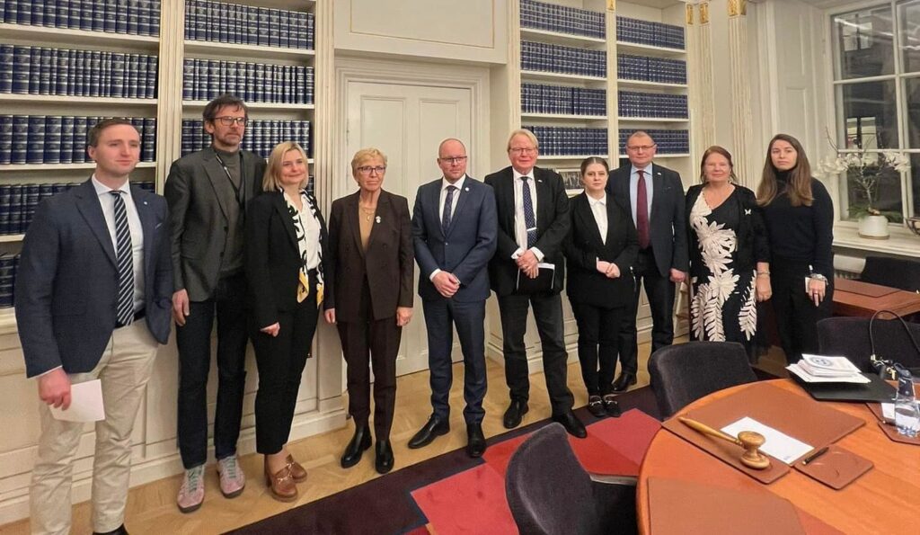 Ina Coșeru, a efectuat o vizită de lucru la Parlamentul Regatului Suediei, unde a avut o serie de întrevederi cu mai mulți oficiali suedezi 1 oficiali de la stockholm