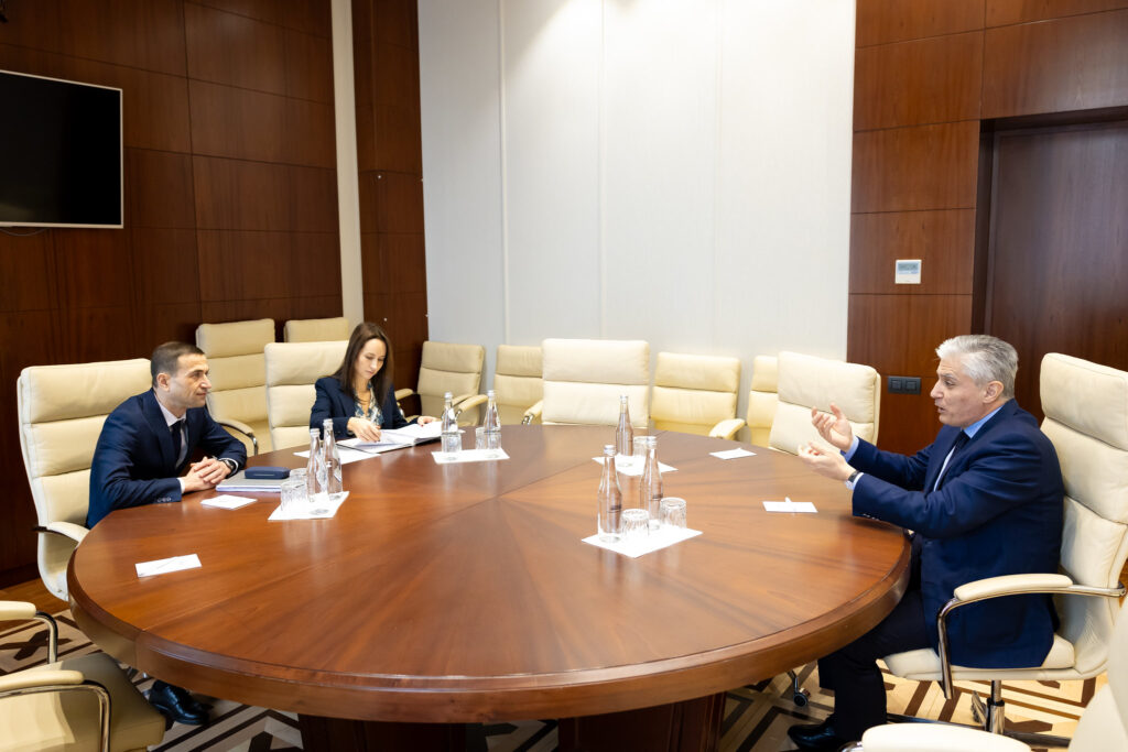 Secretarul general al Parlamentului, Igor Talmazan, a avut o întrevedere cu ambasadorul Republicii Azerbaidjan în Republica Moldova, Ulvi Bakhshaliyev 1 r.azerbaijan si r. moldova