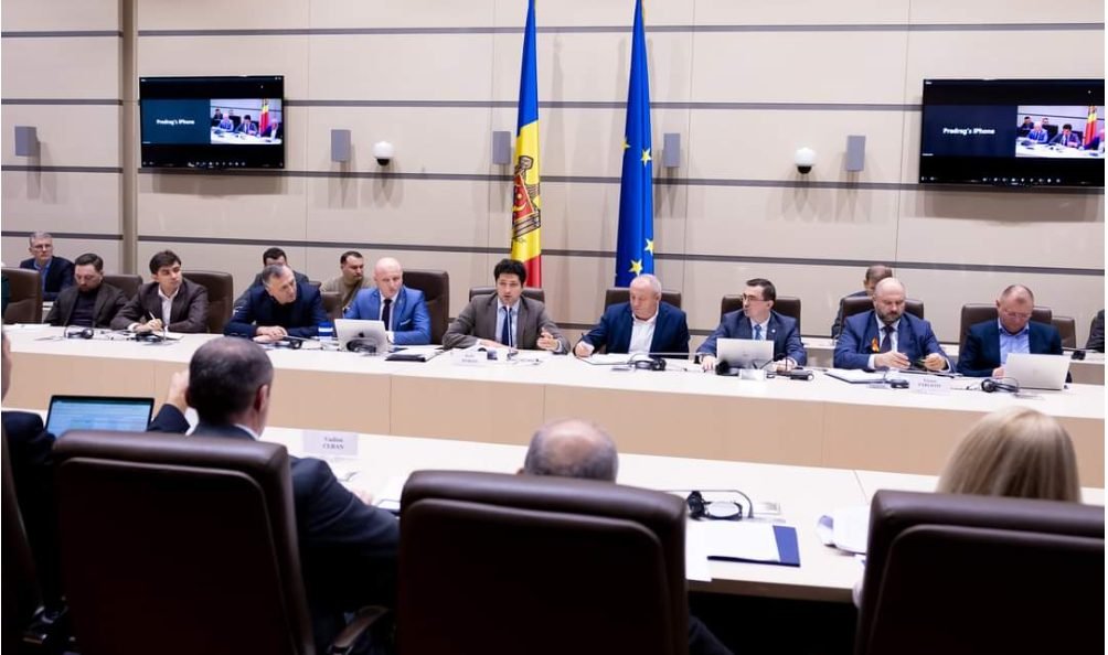 Instituțiile implicate în sectorul energetic, obligate să realizeze mai multe acțiuni urgente în termen de 60 de zile