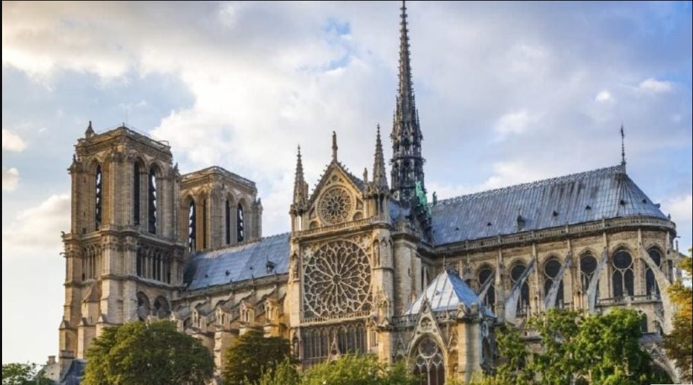 Catedrala Notre-Dame din Paris va găzdui primele slujbe de Crăciun după incendiul din 2019