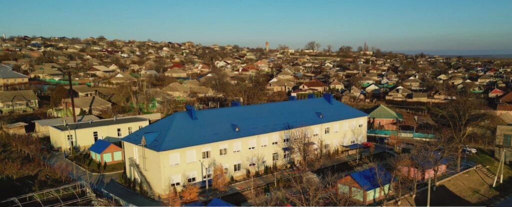Grădinița de copii din comuna Geamăna înregistrează economii semnificative printr-un sistem inovator de încălzire cu biomasă