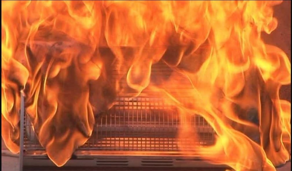 O persoană a decedat, iar doi minori s-au intoxicat cu fum din cauza nerespectării regulilor antiincendiare
