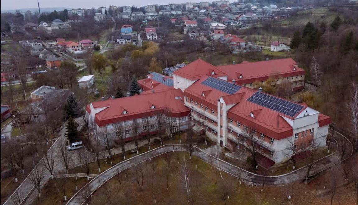 Spitalul raional Călărași folosește energie solară pentru a acoperi circa o treime din consumul său anual de energie electrică