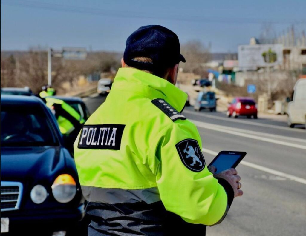 În zilele de odihnă, polițiștii de patrulare au documentat peste 4 000 de încălcări în traficul rutier 1 Poliția dă start operațiunii “Taxi”. Ce vor verifica agenții de patrulare