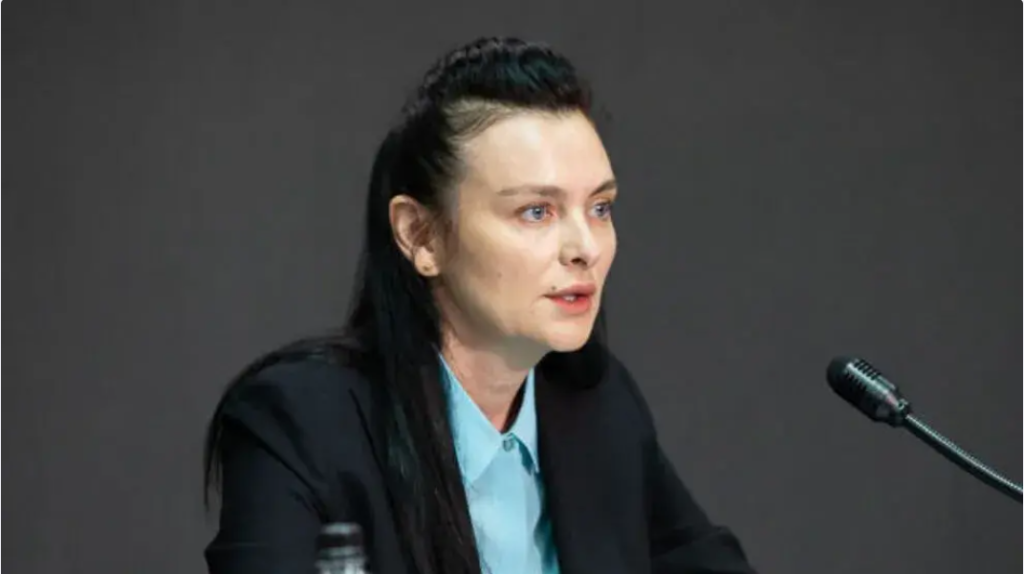 victoria furtuna 1 3