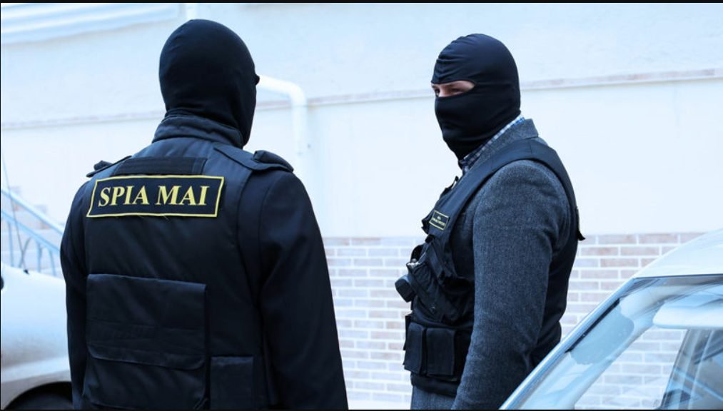 Șapte polițiști din Călărași și Strășeni – cercetați penal, după ce au pretins bani de la șoferi