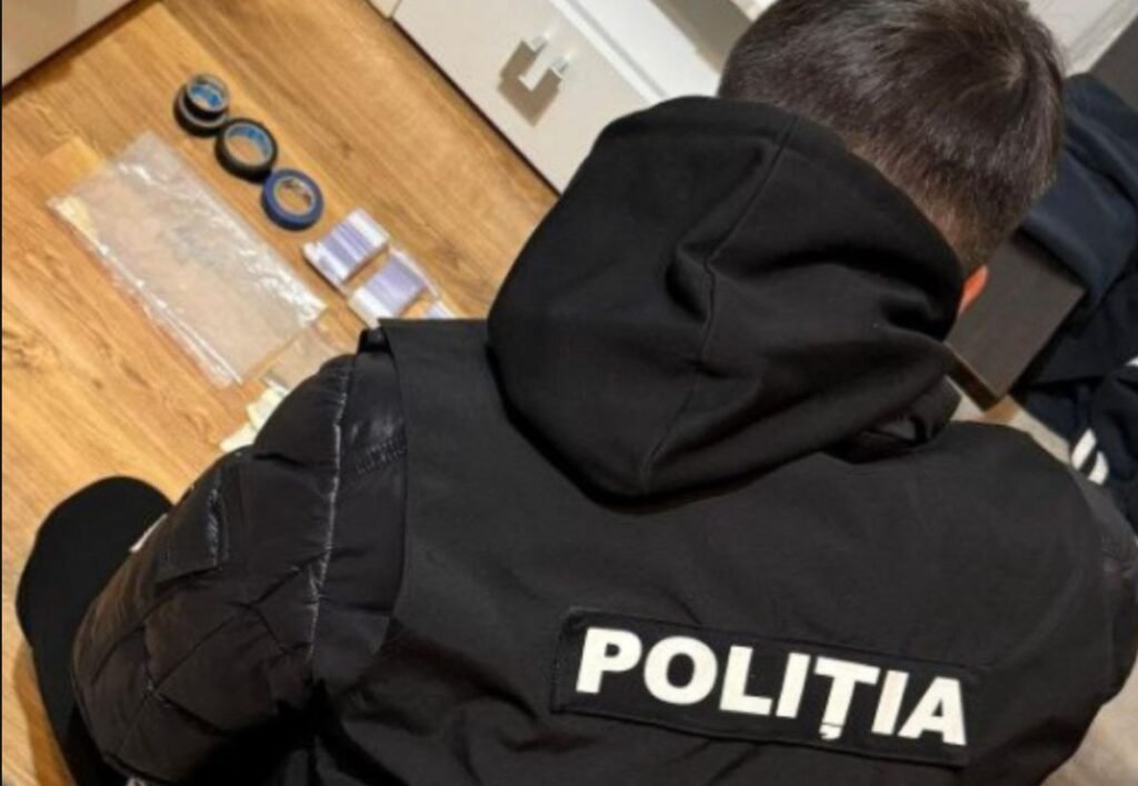 VIDEO// Droguri în valoare de 150 de mii de lei ridicate de polițiști