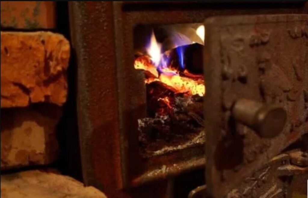 Șase persoane, printre care cinci minori, au suferit în urma incendiilor produse în ultimele 24 de ore