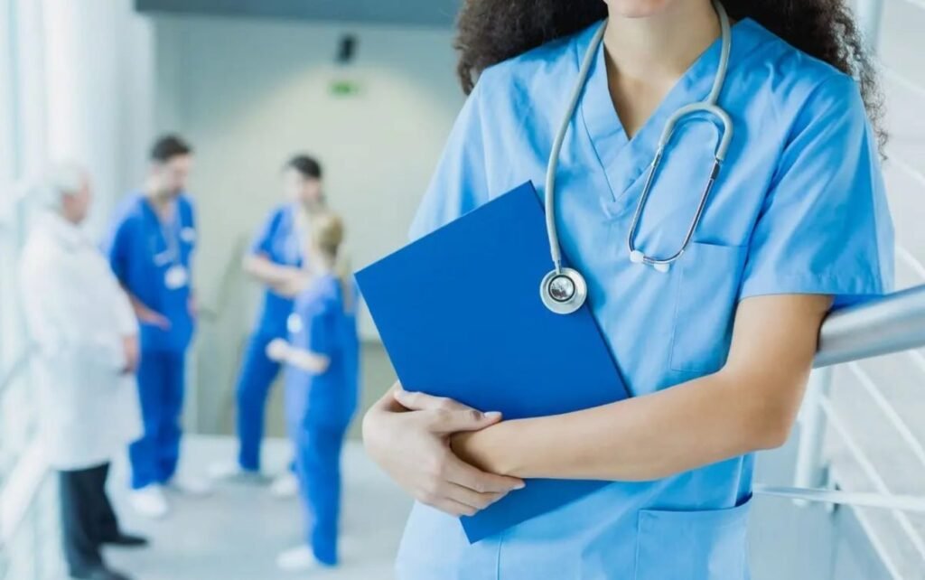 44 600 de angajați din sistemul medical vor beneficia de majorări salariale în mărime de 15%