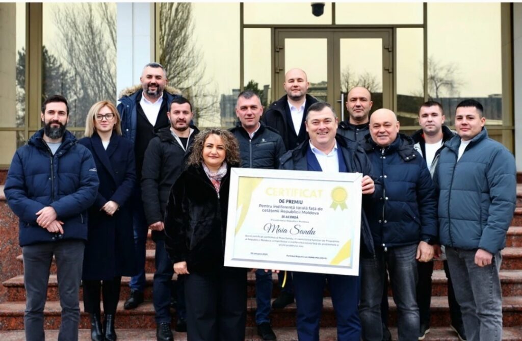 premiu pentru maia sandu