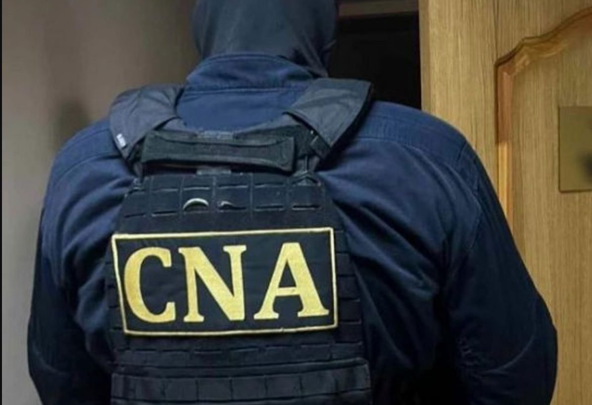 Sinteza CNA// Au fost aplicate sechestre pe bunuri în valoare de 11 milioane de lei 3 retinuti de cna