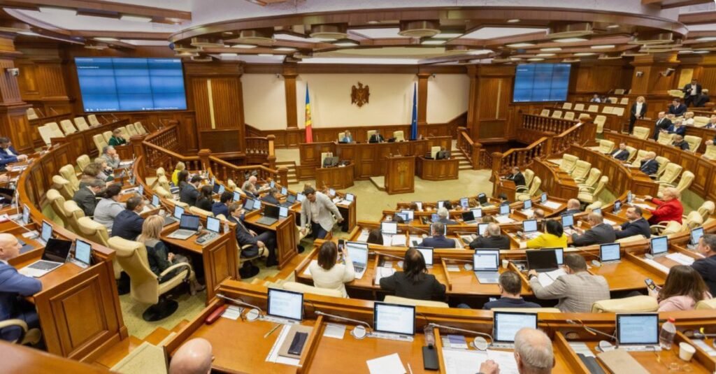 Lucrările de modernizare a mai multor drumuri din țară au fost declarate de utilitate publică de interes național 1 Lucrările de modernizare a mai multor drumuri din țară au fost declarate de utilitate publică de interes național