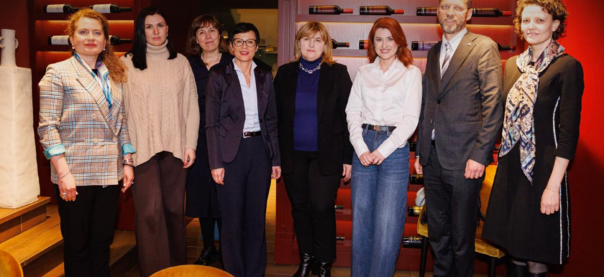 marta kos s a intalnit cu femei lider