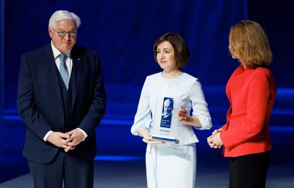Maia Sandu, laureată a Premiului Reinhard Mohn 2025 - fondurile vor fi donate proiectelor din satul natal, Risipeni 1 Maia Sandu, laureată a Premiului Reinhard Mohn 2025 - fondurile vor fi donate proiectelor din satul natal, Risipeni