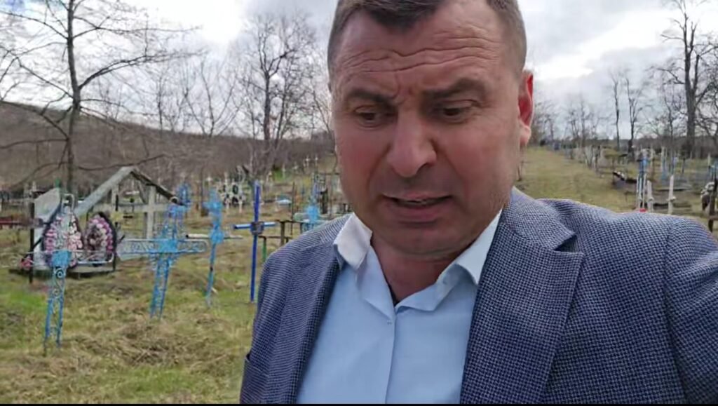 VIDEO// Dumnezeu nu primește în rai fără asigurare medicală? Un bărbat din Hâncești decedat de 15 ani OBLIGAT să achite 32 000 lei 1 VIDEO// Dumnezeu nu primește în rai fără asigurare medicală? Un bărbat din Hâncești decedat de 15 ani OBLIGAT să achite 32 000 lei