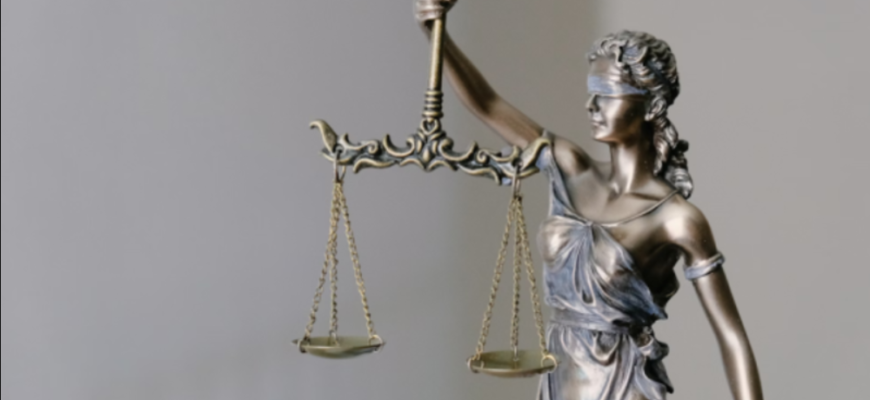 Un bărbat de 28 de ani a fost condamnat la 23 ani de închisoare pentru omor și atragerea unui minor în activitate criminală 1 condamnat