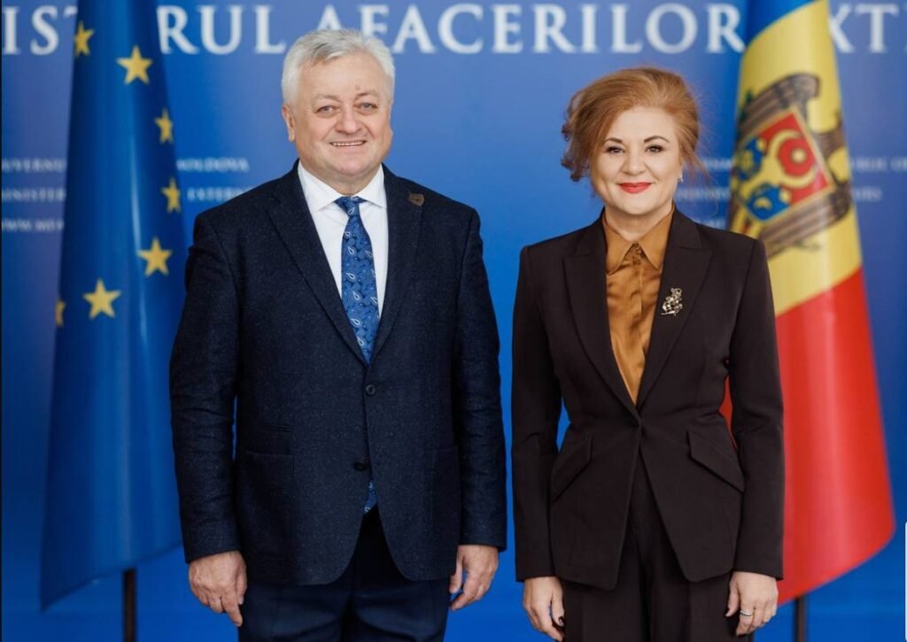 Candidaturile a doi ambasadori ai Republicii Moldova, avizate de comisia politică externă 1 Candidaturile a doi ambasadori ai Republicii Moldova, avizate de comisia politică externă